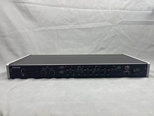 Store Special Product - Tascam - US-16X08