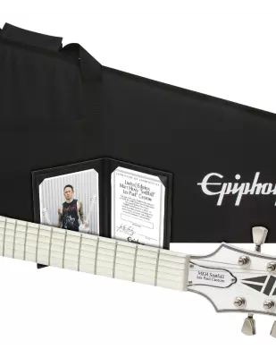 Matt Heafy Snowfall 6-String Les Paul Custom Outfit