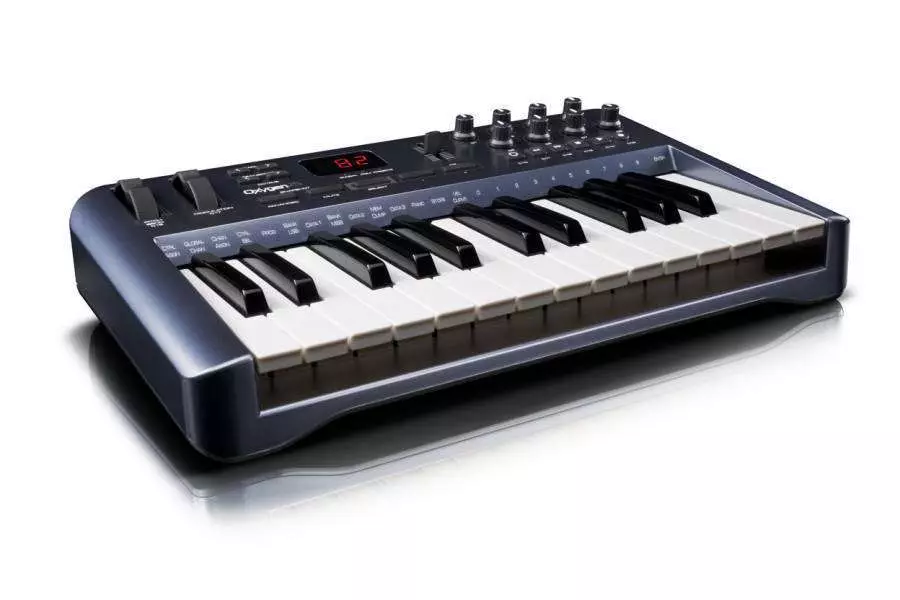 Oxygen 25 - 25-Key USB MIDI Controller