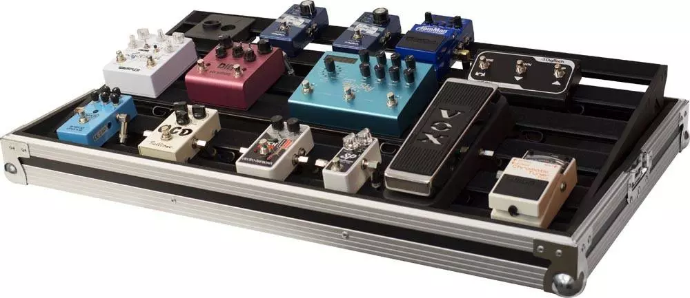 GSP-700-BK Pedalboard w/Flight Case 32\'\'x17.5\'\'