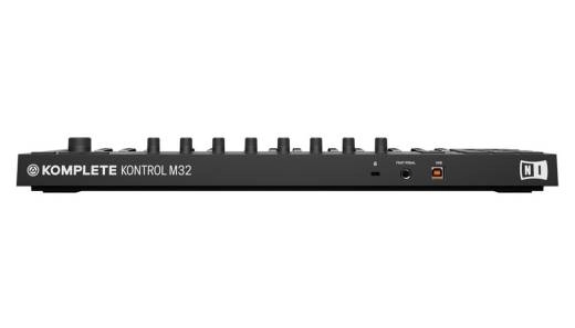 Komplete Kontrol M32 Micro Sized Keyboard Controller