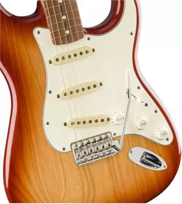Vintera 70s Stratocaster, Pau Ferro Fingerboard w/Gigbag - Sienna Sunburst