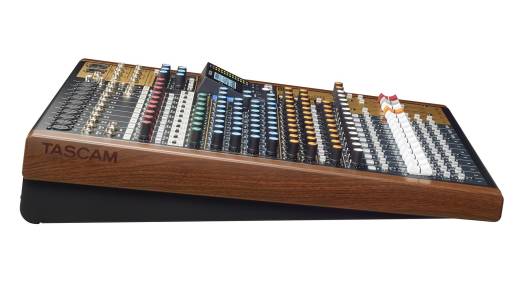 Model 16 Hybrid 14-Channel Mixer, Multitrack Recorder, and USB Audio Interface
