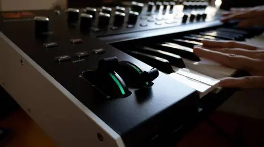 Hydrasynth Keyboard 8 Voice Virtual Analog Synth, 49 Keys