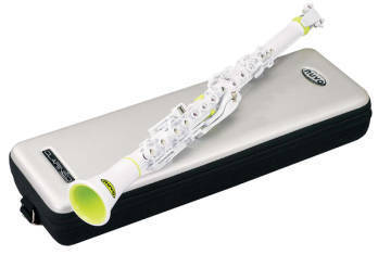 Nuvo Clarineo - All Plastic C Clarinet In White & Green