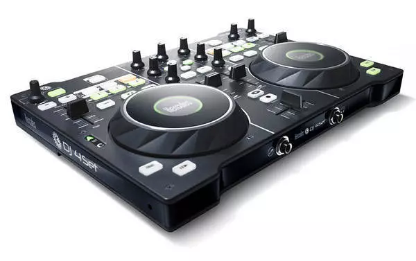 4-Deck DJ Controller W/Audio Outputs