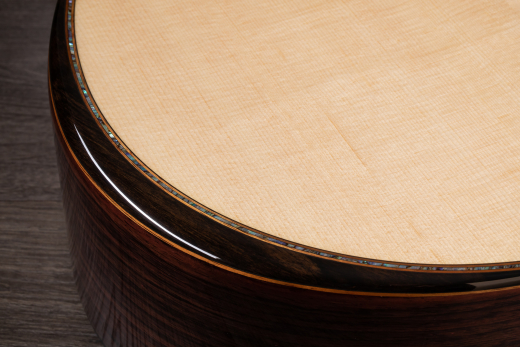 912ce Grand Concert Acoustic-Electric with V-Class Bracing, Radius Armrest