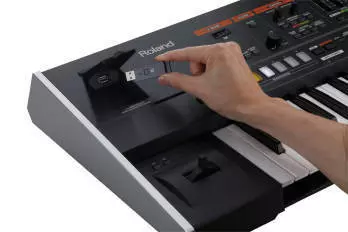 76 Note Performance Synthesizer