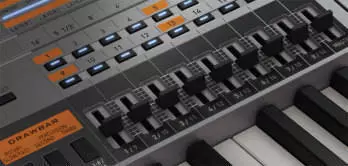 Performance Synthesizer - 61 Keys