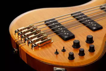 BTB 6 String Premium Bass - Vintage Natural