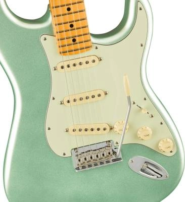 American Professional II Stratocaster, Maple Fingerboard - Mystic Surf Green