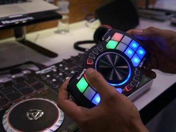 Wireless DJ Controller with Motion Control