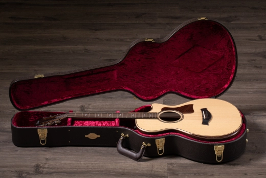 812ce 12-Fret Grand Concert Acoustic w/ES2 and Case