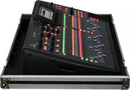 40 Input, 25-Bus 32 Channel Digital Mixer w/Flight Case