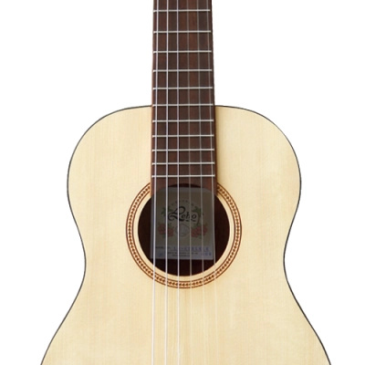 Solid Spruce Baritone Guitarlele