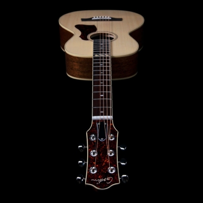 Rialto Natural RN GT EQ Acoustic Electric Guitar