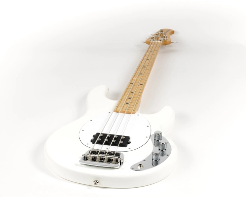 StingRay Retro 70\'s Bass Guitar with Soft Case - White