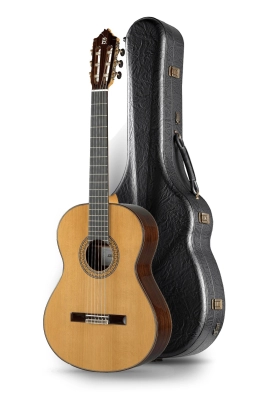 9 P Concert Classical Guitar with Gig Bag, Left Handed