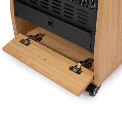 Frameworks Elite Angled 12U Studio Rack - Maple