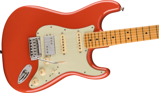 Player Plus Stratocaster HSS, Maple Fingerboard with Gigbag - Fiesta Red