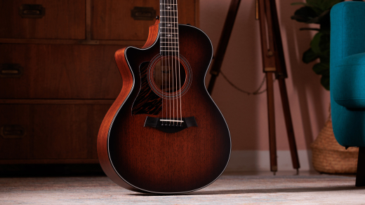 322ce Grand Concert Tropical Mahogany Acoustic/Electric Guitar with Hardshell Case - Left-Handed