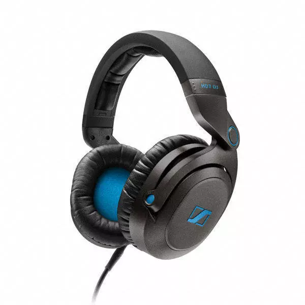Closed DJ Headphones