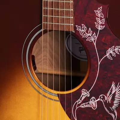 Hummingbird Studio Walnut Acoustic/Electric Guitar with Hardshell Case - Walnut Burst Gloss