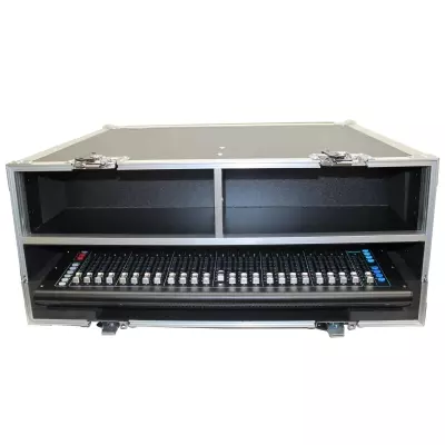 Flight Case for Allen & Heath SQ6 Console with Doghouse compartment and Caster wheels