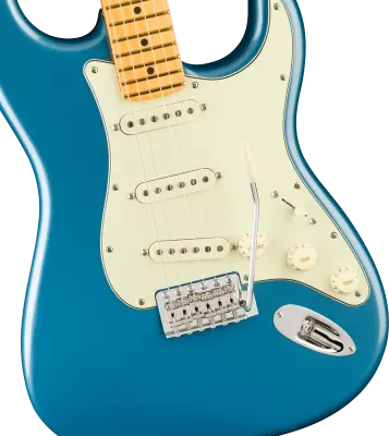 American Professional Classic Stratocaster, Maple Fingerboard - Faded Lake Placid Blue