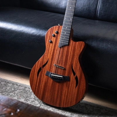 T5z Classic Acoustic Hybrid - Mahogany