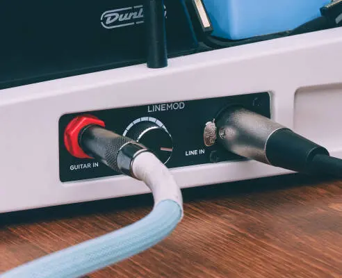 Line Mod XLR to 1/4\'\' TS Converter for Templeboard