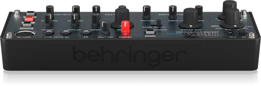 Analog Polyphonic Synthesizer with 3 VCOs