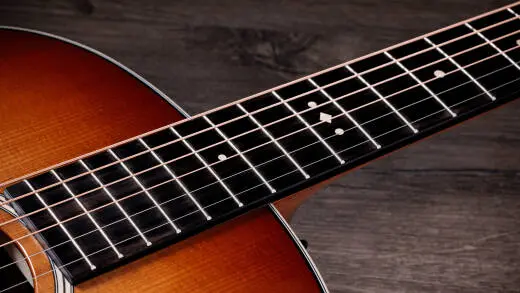 Gold Label 714e Indian Rosewood Acoustic-Electric Guitar with Case - Sunburst with Cream Pickguard