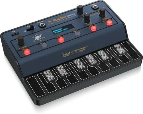Portable 4-Voice Hybrid Synthesizer