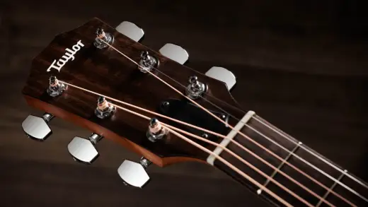 112ce Special Edition Honeyburst Acoustic-Electric Guitar with Gig Bag