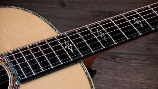 Gold Label 914e Adirondack Spruce/Honduran Rosewood Acoustic-Electric Guitar with Case