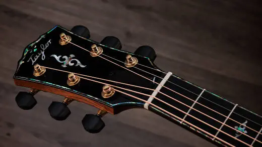 Gold Label 914e Adirondack Spruce/Honduran Rosewood Acoustic-Electric Guitar with Case