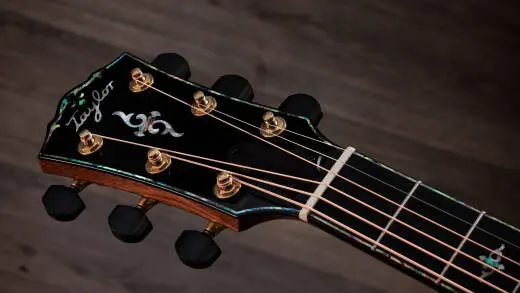 Gold Label 914e SB Adirondack Spruce/Honduran Rosewood Acoustic-Electric Guitar with Case