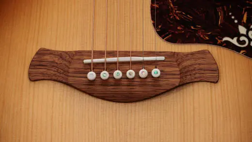 Gold Label 914e SB Adirondack Spruce/Honduran Rosewood Acoustic-Electric Guitar with Case