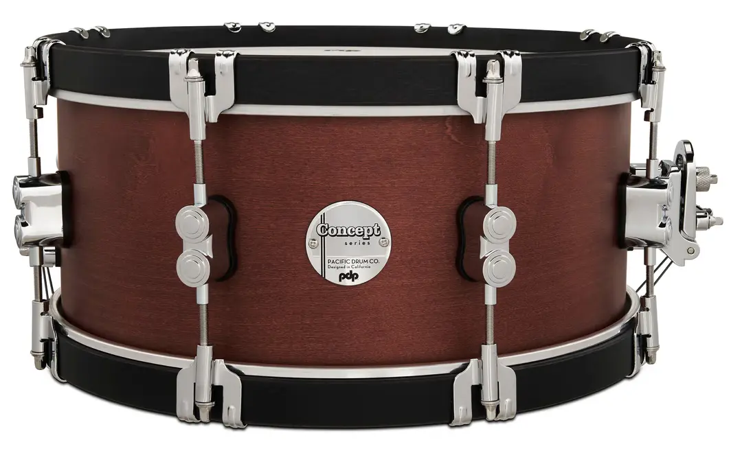 Concept Classic 6.5x14\'\' Snare Drum - Oxblood Stain with Ebony Hoops