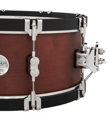 Concept Classic 6.5x14\'\' Snare Drum - Oxblood Stain with Ebony Hoops