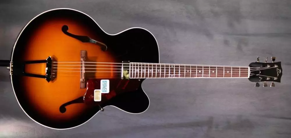 Venetian Solid Formed 17\'\' Archtop Jazz Guitar - Cremona Burst