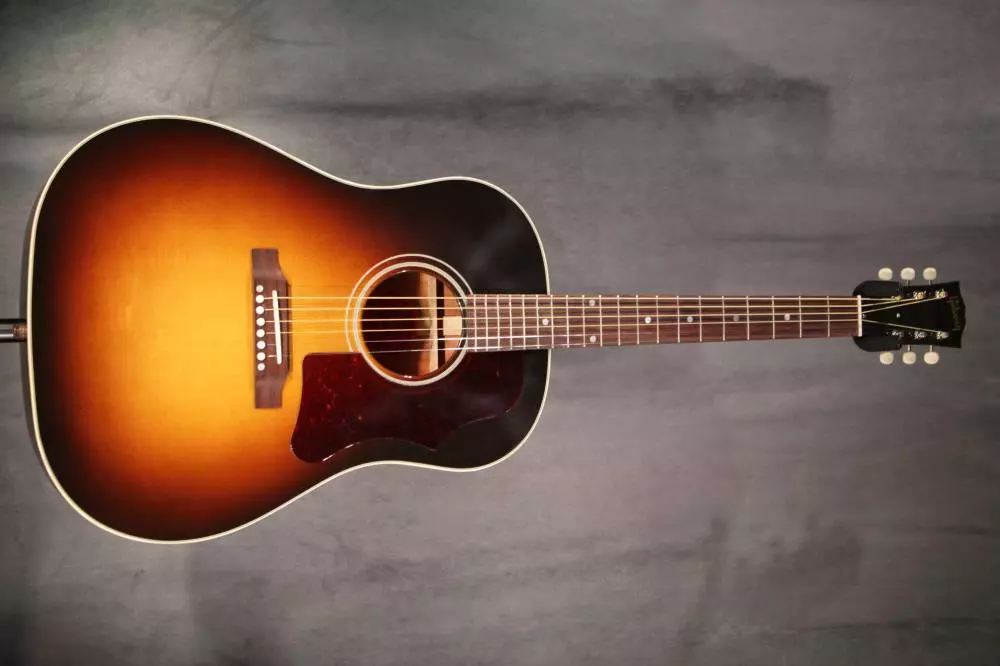 Limited Edition Early 1960s J-45 w/VTC Pickup System