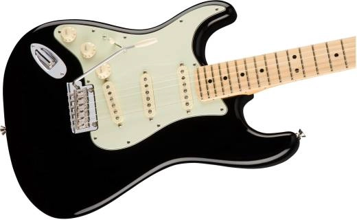 American Professional Stratocaster gauch�re, touche en �rable - Noir