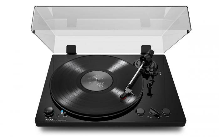 BT100 Premium Performance Belt-Drive Turntable