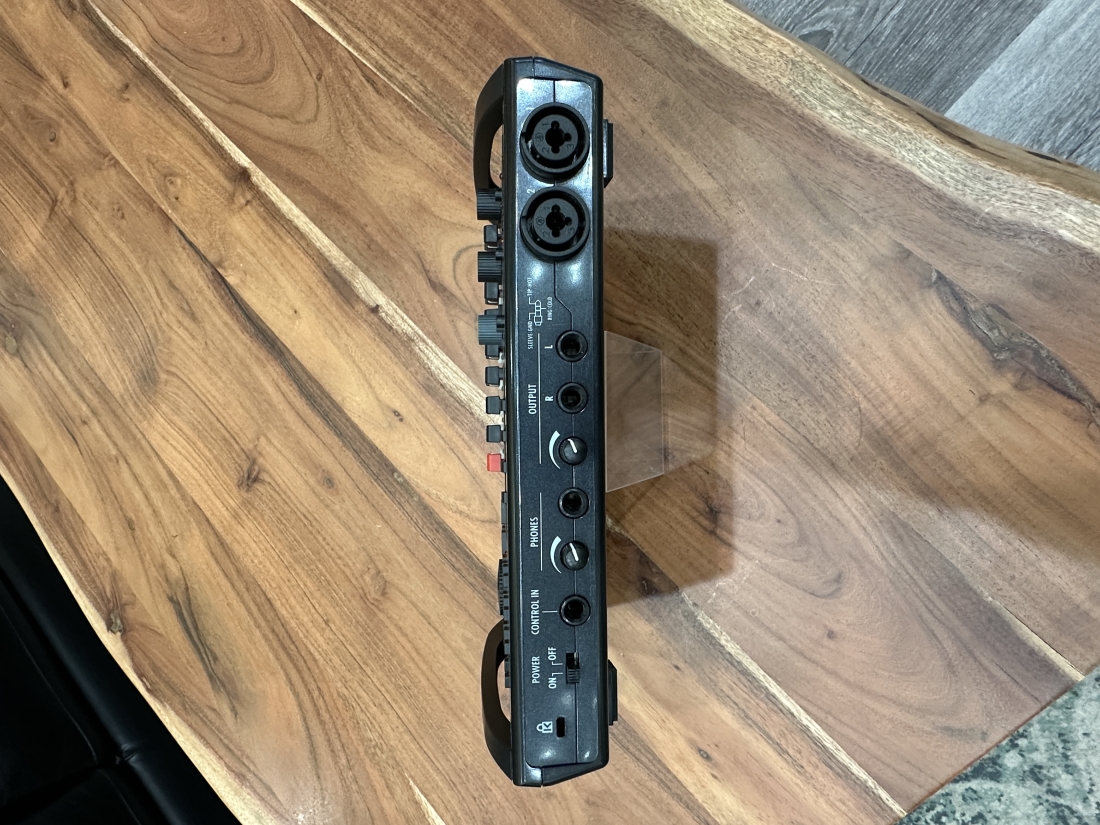 Gear Hunter ZOOM R8 ZOOM 8 TRACK RECORDER/INTERFACE