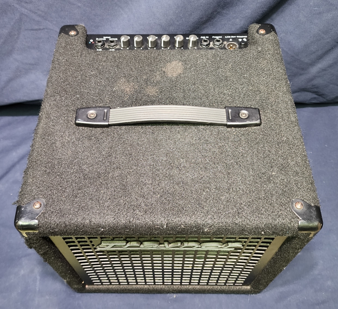 Gear Hunter | Traynor Small Block 10" 120w Bass Combo