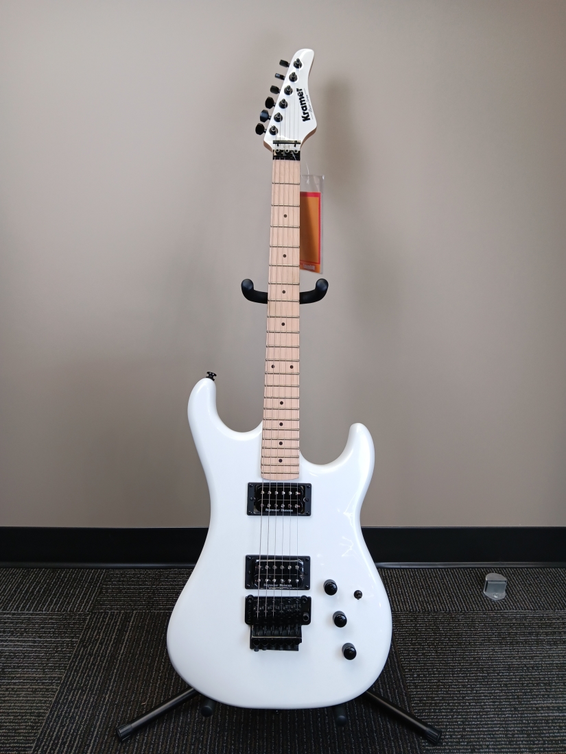 Kramer Pacer Vintage パールホワイト　新品 Kramer Pacer Vintage Electric Guitar - Pearl White | Sweetwater