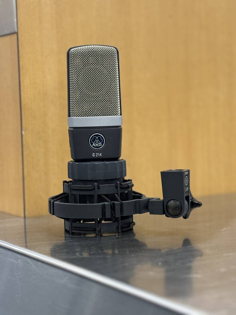 Gear Hunter | AKG - C214 AKG