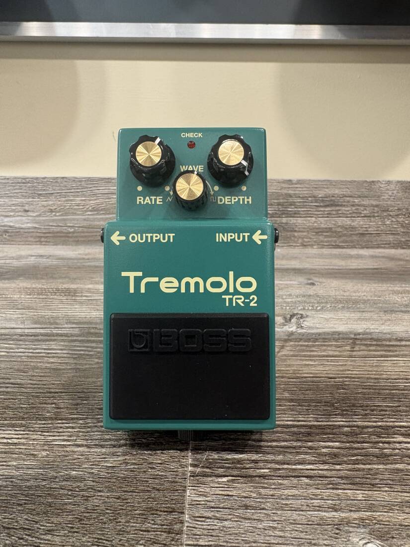 BOSS Tremolo TR-2 ＆ YAMAHA SHD-100 セット売り BOSS TR-2 Tremolo｜ミュージックランドKEY